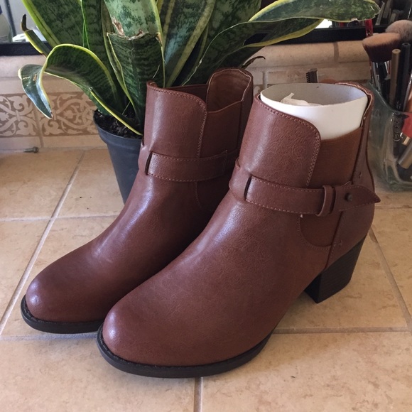 Rampage brown ankle boots.