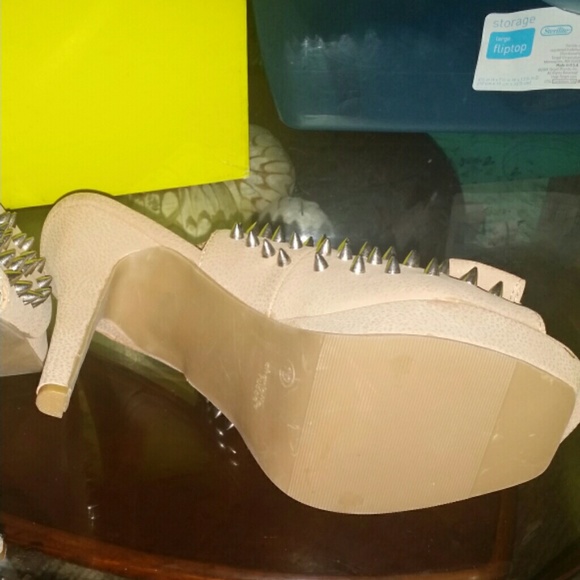 Heels - Picture 2 of 2