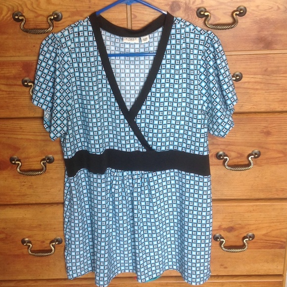Sold in bundle!  Woman's Cato Summer Top