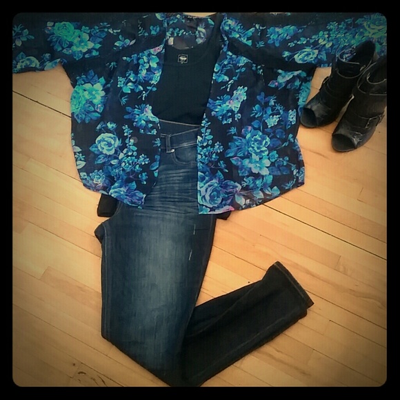 Express Blue Floral Kimono 💙