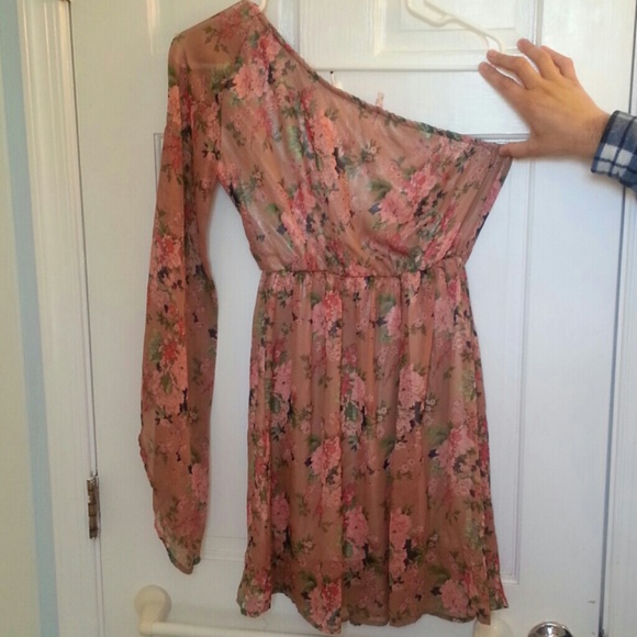 Stunning one shoulder chiffon dress