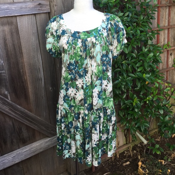 ๐HP๐Beautiful flower print dress AND green belt! - Picture 2 of 8