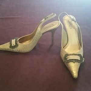 Gold Carlos Santana pumps