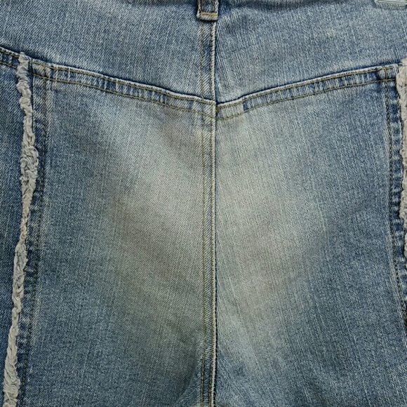 Express Jeans - Picture 2 of 3
