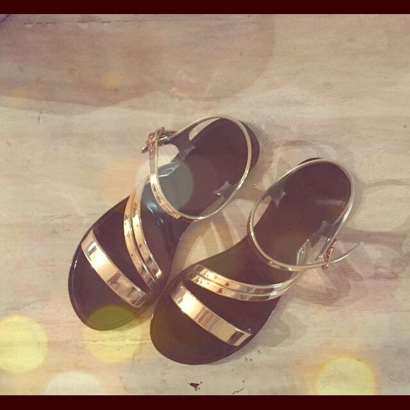 Black & Gold sandals✨