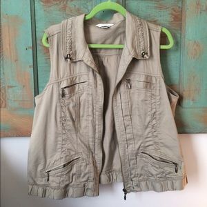 Khaki vest