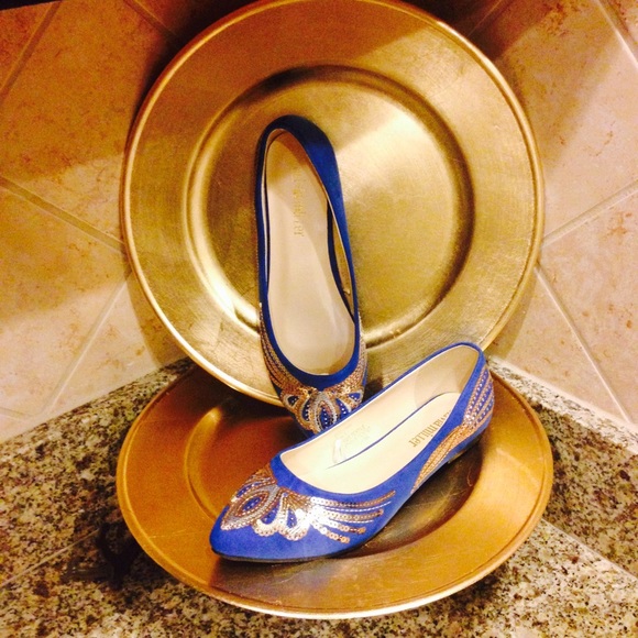 Shoes - Picture 1 of 4