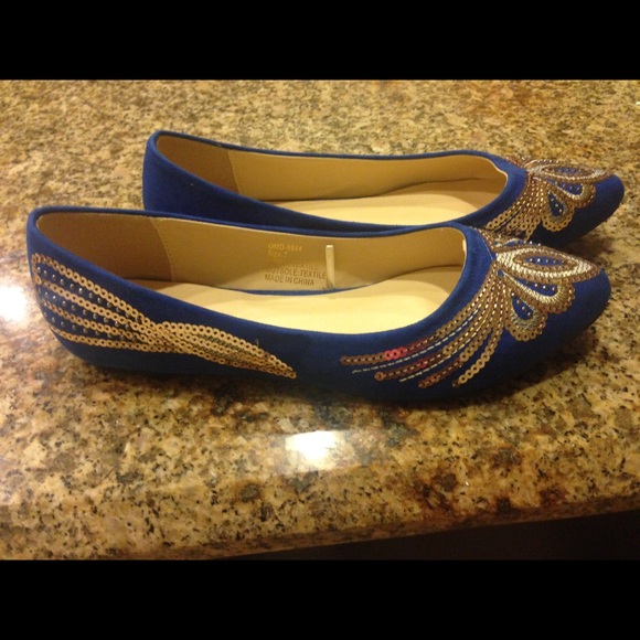 Shoes - Picture 3 of 4