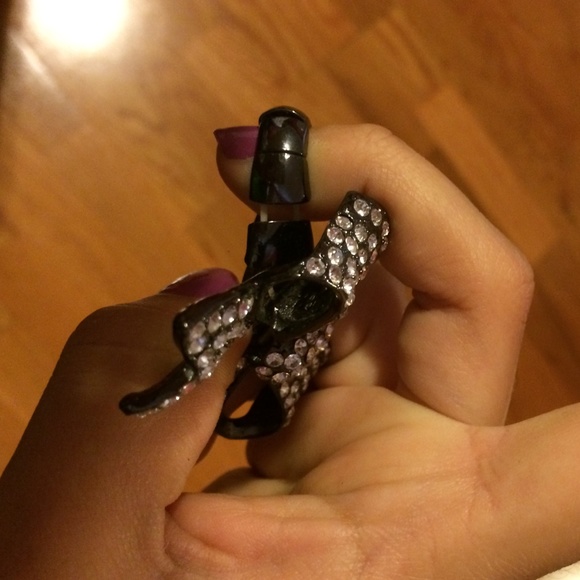 Ring - Picture 3 of 3