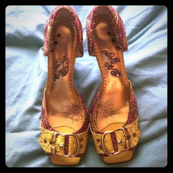 Naughty Monkey....Embroidered Peep-Toe Heel