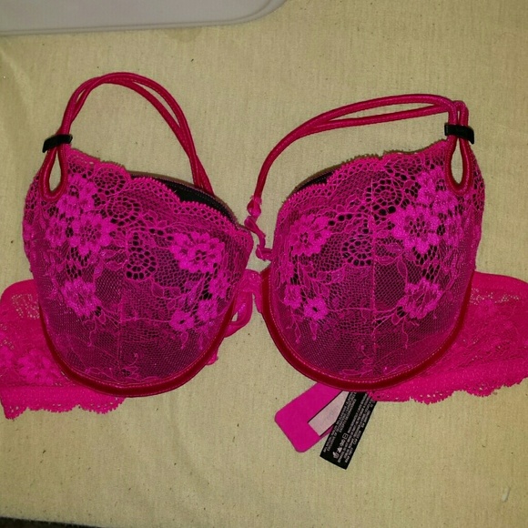Victoria ' s secret bra
