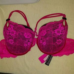 Victoria ' s secret bra