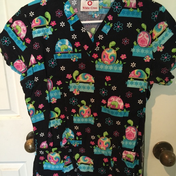 Turtle scrub top