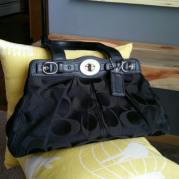 🚫SOLD🚫 *Bundled* Auth Coach Turn Lock Satchel - Picture 1 of 4