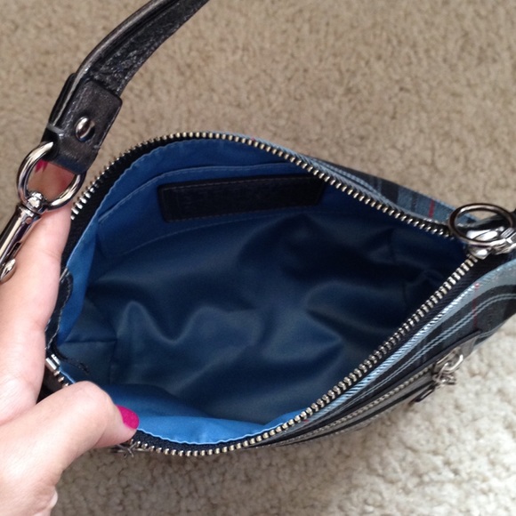 Authentic coach poppy purse - Picture 3 of 4