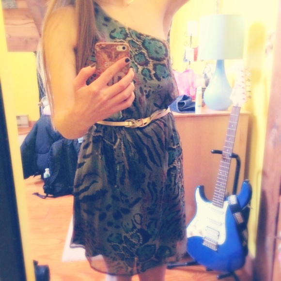 One shoulder animal print dress - Picture 2 of 3