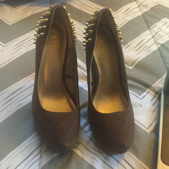 High heels with spike