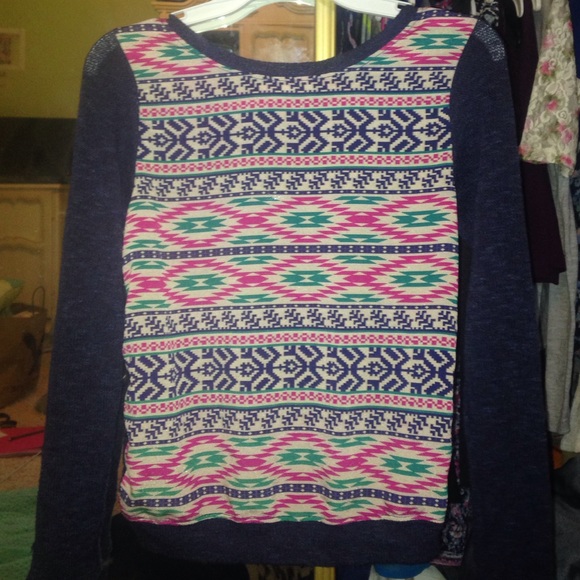 Sweater with a sheer front & dark blue sleeves