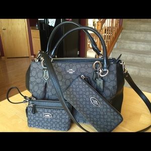 Coach Handbag w/ matching wallet/wristlet
