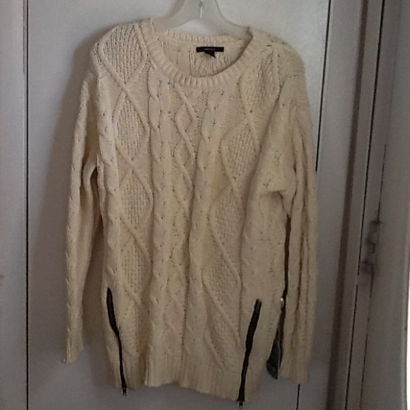 Forever 21 Sweaters - Cream colored tunic length sweater w/ zippers