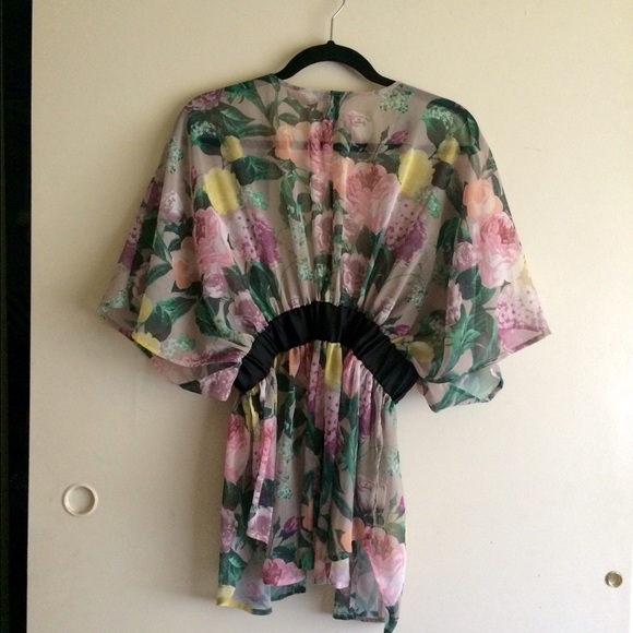 🌸 Floral Belted Kimono 🌸 - Picture 4 of 4