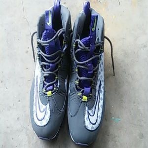 Nike Shoes~~TAKING OFFERS...men 9