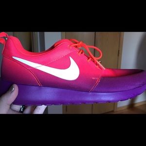 Nike shoes size 9