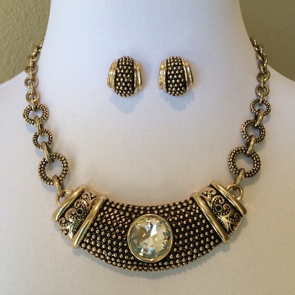 Jewelry - Gold Crystal Statement Necklace Set