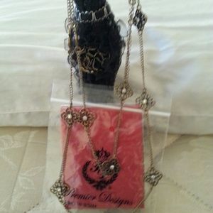 Premier design necklace
