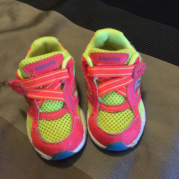 Saucony toddler tennis shoes!!