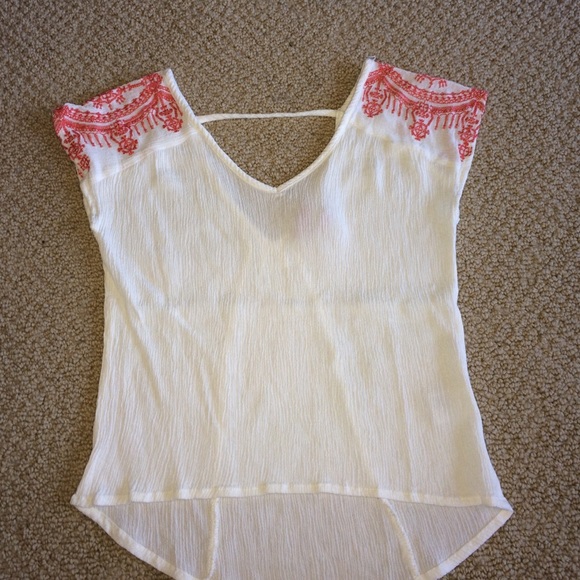 Red Camel With designed shoulders top