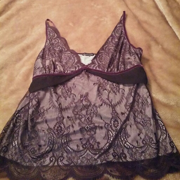 Fancy lace sleeveless top