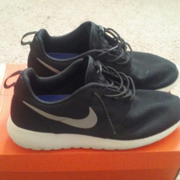 Nike roshe runs