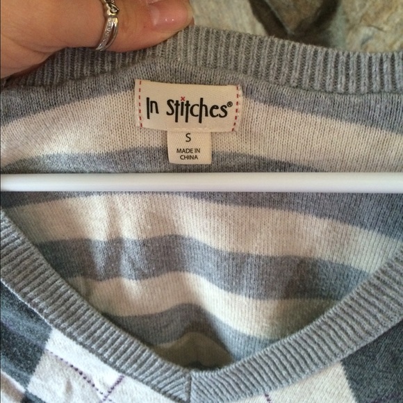 Grey argyle V-neck sweater - Picture 3 of 3