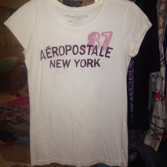 White Aeropostale tee shirt