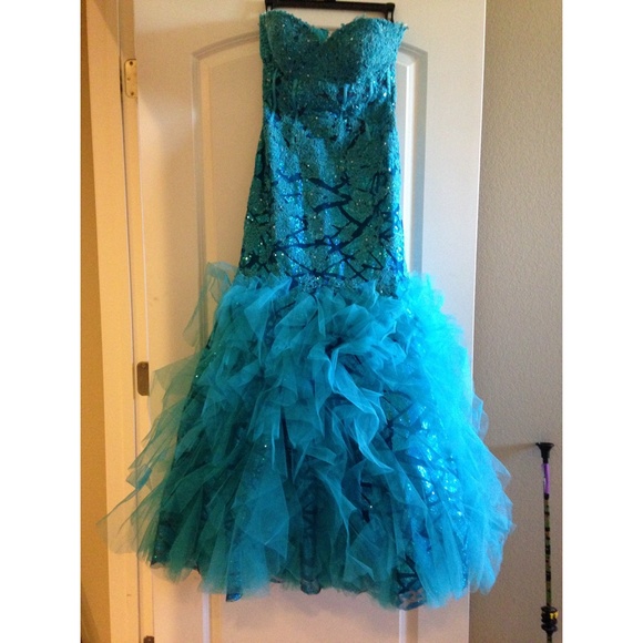 Size 4 Jovani prom dress in perfect condition!!!