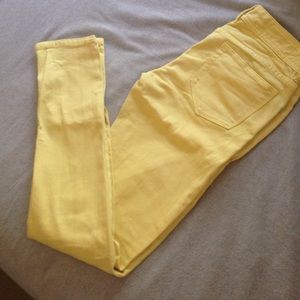 Yellow skinny jeans