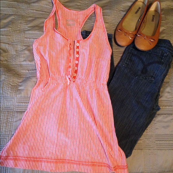 Red and white striped tank 💥