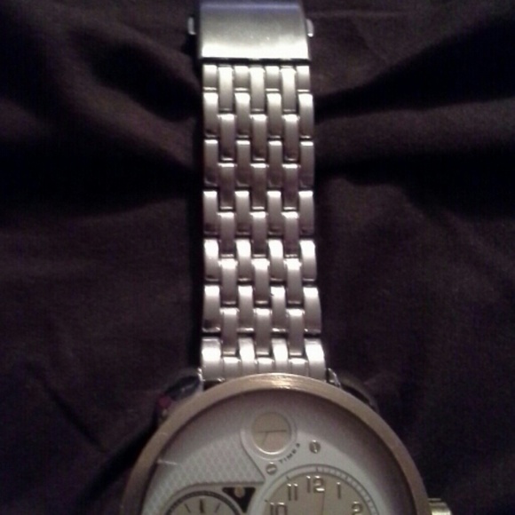 Watch - Picture 2 of 4