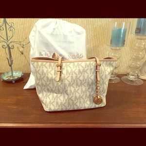 Michael kors small jet set tote
