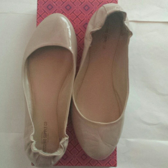 Soft pink/nude ballet flat