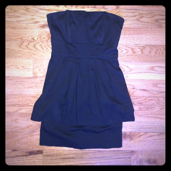 Guess black strapless dress