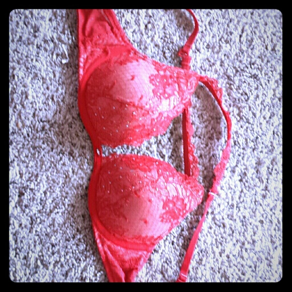 32B victorias secret bra