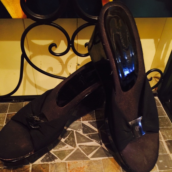 Donald Pliner Wedges