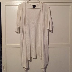 Hooded short sleeved sweater