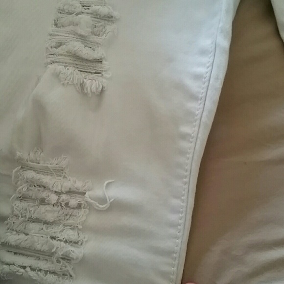 White Ripped Skinny Jeans w Rhinestone Buttons - Picture 3 of 4