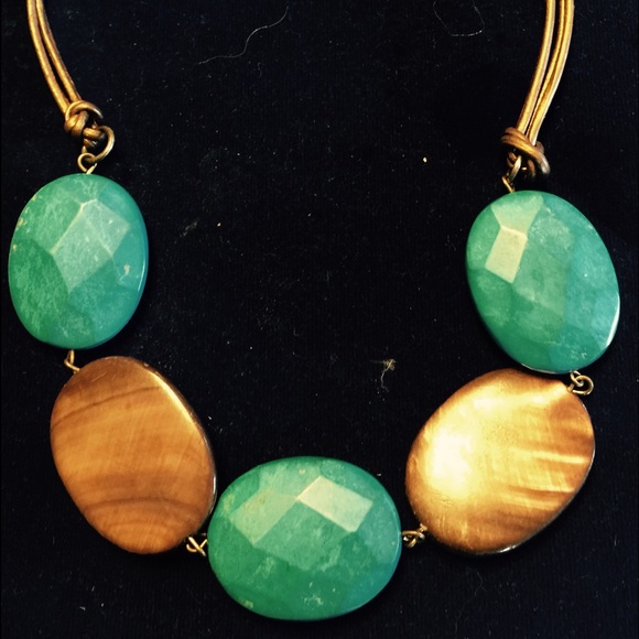 Statement necklace in turquoise & brown