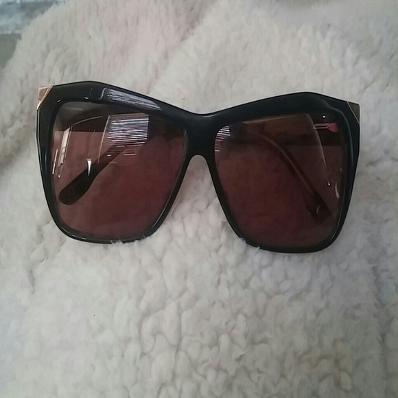 House of Harlow 1960 Marie Black Sunglasses