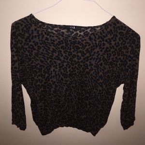 Cheetah print mid sleeve