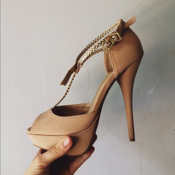 Nude Peep Toe Pumps With Gold Braid straps